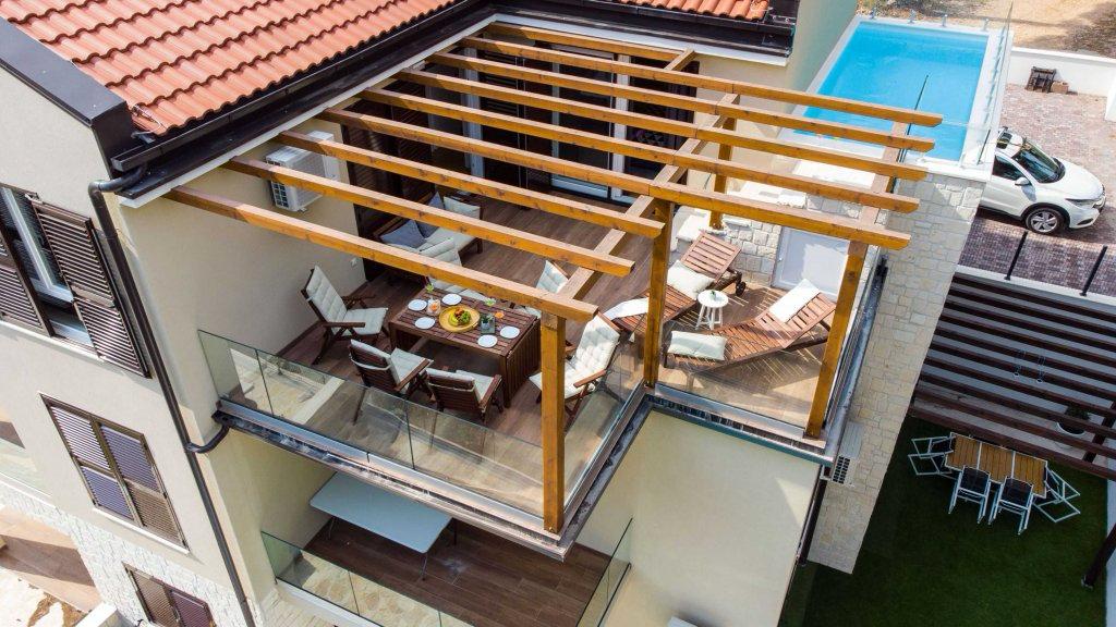 574bd1d8-0b29-45ae-8de7-e9230b680d77